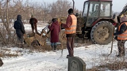 
Сотрудники ГКП «Коммунтранс» начали уборку кладбищ и вывозят мусор по графику
