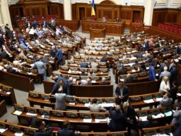 Рада намерена предусмотреть возможность ребенка выезжать за границу без согласия одного из родителей