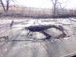 Трассу Покровск – Бахмут могут отремонтировать в этом году