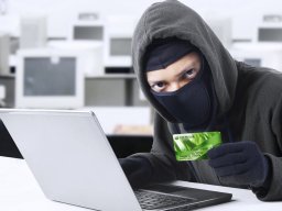«ПриватБанк» предупредил украинцев о новом виде мошенничестве в интернете