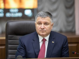 Аваков выступил за «тотальный полный карантин»