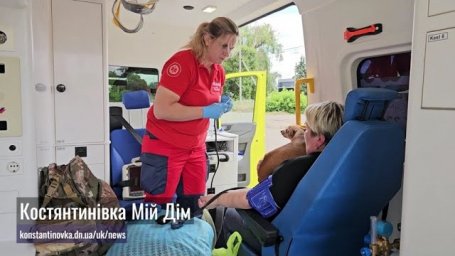 Поліцейські під обстрілами евакуювали ще двох мешканців Костянтинівки