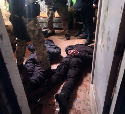 В Константиновке пресекли деятельность организованной преступной группы и освободили заложника