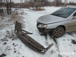 Полицейские проверяют обстоятельства ДТП в котором пострадала жительница Константиновки