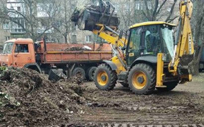 Коммунальщики Константиновки продолжают делать чище наш родной город