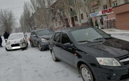 ДТП в Константиновке: Автомобиль Geely врезался в Nissan
