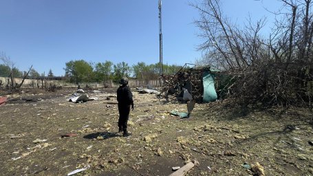 В Константиновке враг ударил по критической инфраструктуре: повреждены здания и техника