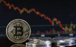 
Стоимость Bitcoin упала до рекордного уровня за последние полтора года
