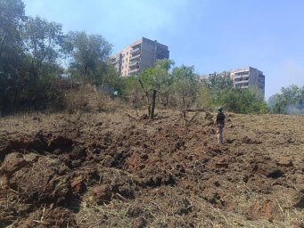 Авиаудар по Константиновке: трое гражданских ранены, повреждены жилые дома