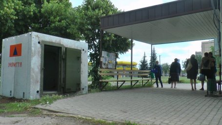 В Константиновке установили первые восемь модульных укрытий. Сколько еще планируют закупить