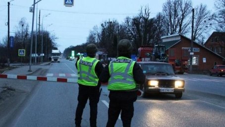 
В Донецкой области будут действовать два графика комендантского часа
