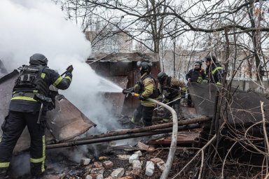 Спасатели Константиновки ликвидировали последствия обстрела (ФОТО)