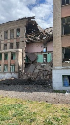 В результате обстрела в Константиновке разрушена школа