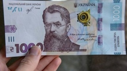 
Аферисты запустили новую схему с «тысячей Зеленского»
