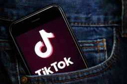 
TikTok перевел Украину в европейский регион: что это даст пользователям
