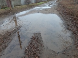 Течь водопровода по Первомайской в Константиновке специалисты горводоканала устранят сегодня